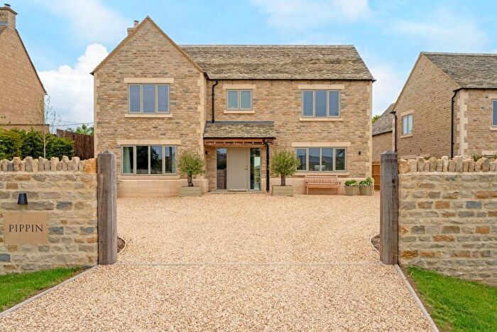 4 Bedroom Detached House For Sale In Stow Road, Bledington, OX7