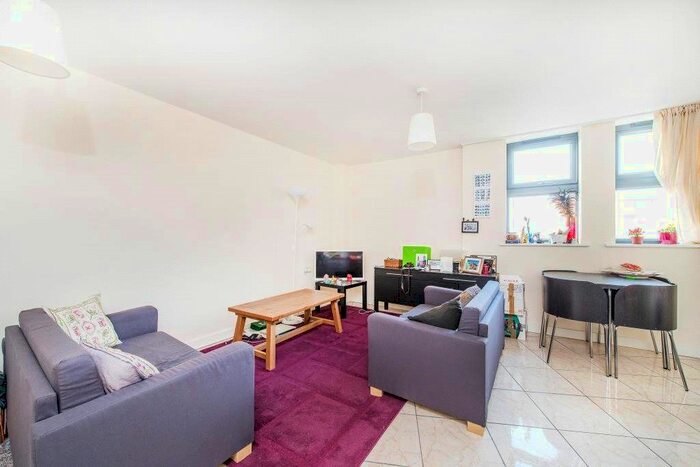 1 Bedroom Flat To Rent In Tudor Road, Hackney, London, E9