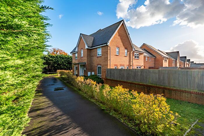 3 Bedroom End Terrace House For Sale In Luck Road, Bursledon, SO31