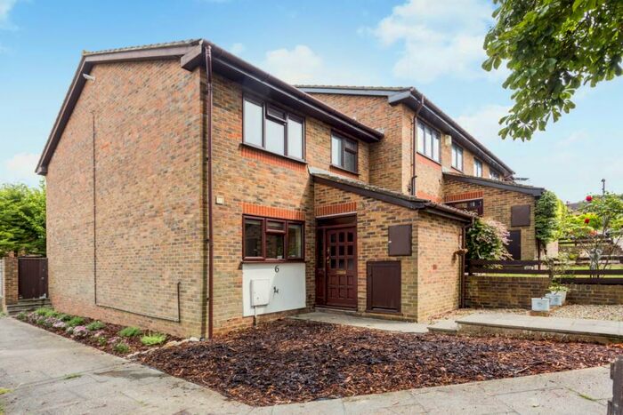 3 Bedroom End Of Terrace House To Rent In Corrib Drive, Sutton, SM1