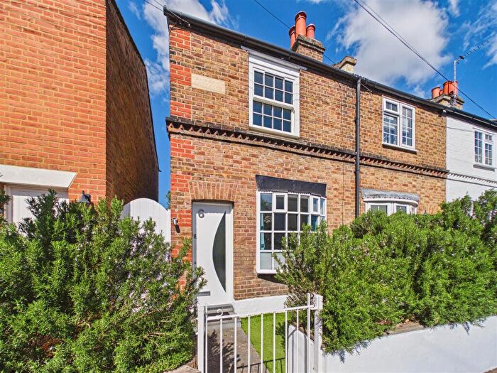 2 Bedroom Terraced House For Sale In School Road, East Molesey, KT8