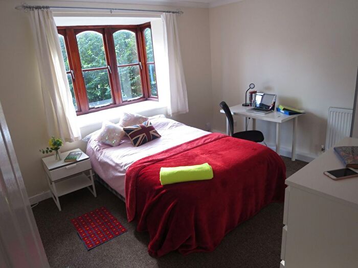 4 Bedroom Semi-detached House To Rent In Avon Gardens, Nottingham, NG2