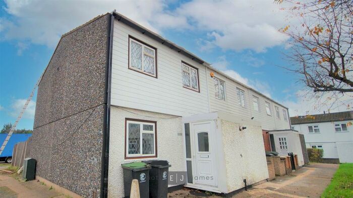 3 Bedroom End Of Terrace House To Rent In Copperfield, Chigwell, IG7