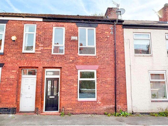 3 Bedroom Terraced House For Sale In Shakerley Road, Tyldesley, Manchester, M29