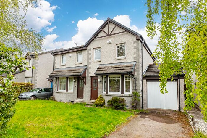 3 Bedroom Semi-Detached House To Rent In Thorngrove Crescent, Mannofield, Aberdeen, AB15