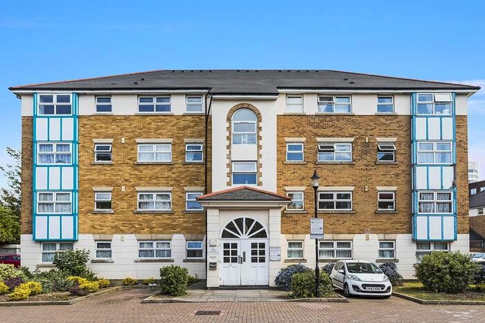 2 Bedroom Property To Rent In Adeliza Close, Barking, IG11