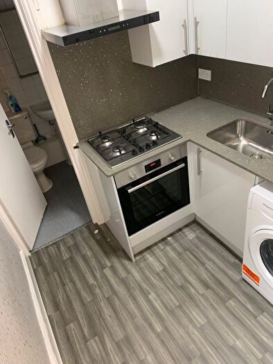 2 Bedroom Flat To Rent In Forest Road, Walthamstow, E17