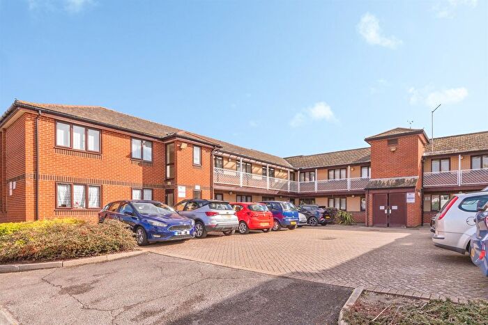 1 Bedroom Flat For Sale In Old Canal, Southsea, PO4