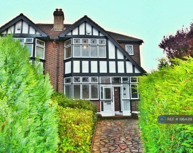 3 Bedroom Semi-Detached House To Rent In Ashcombe Road, Carshalton, SM5