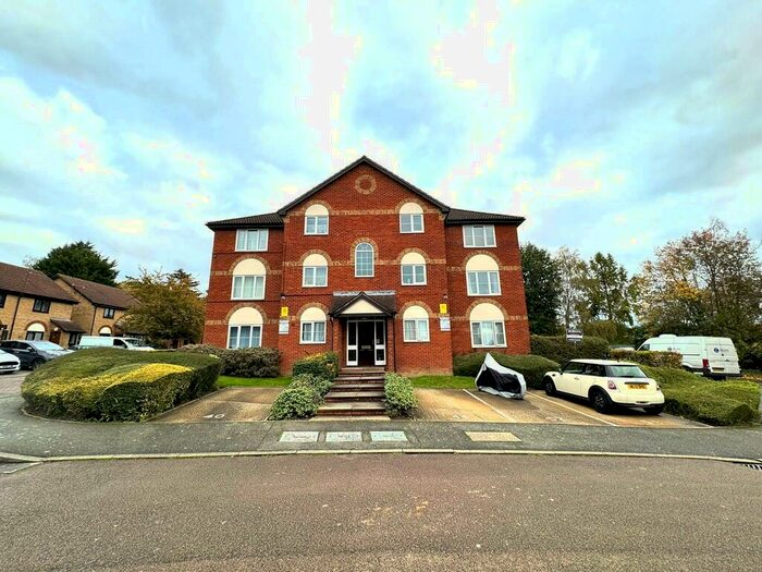 Studio To Rent In Columbus Gardens, Northwood, HA6