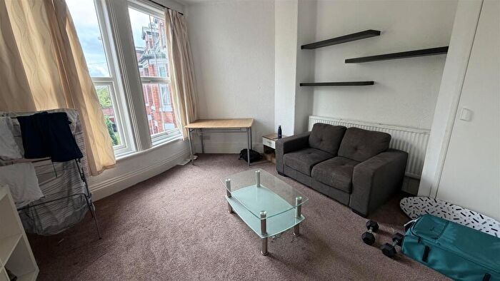 1 Bedroom Flat To Rent In Beaconsfield, Manchester, M14