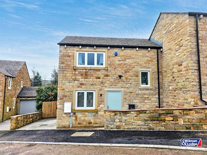 1 Bedroom Semi Detached House For Sale In Brow Top Close, Glusburn, BD20