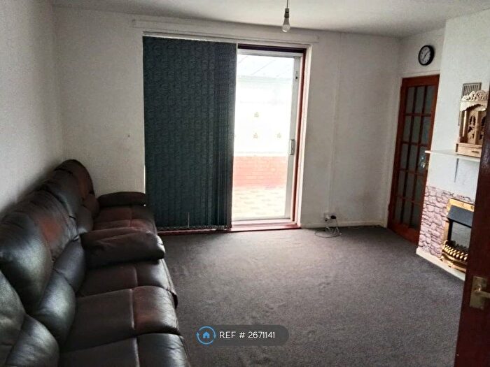 3 Bedroom Semi-Detached House To Rent In Coleman Road, Leicester, LE5