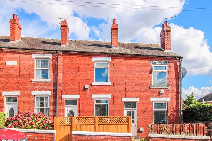 2 Bedroom Terraced House For Sale In Potovens Lane, Wrenthorpe, WF2