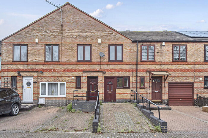 4 Bedroom Terraced House For Sale In Nightingale Way, Beckton, E6