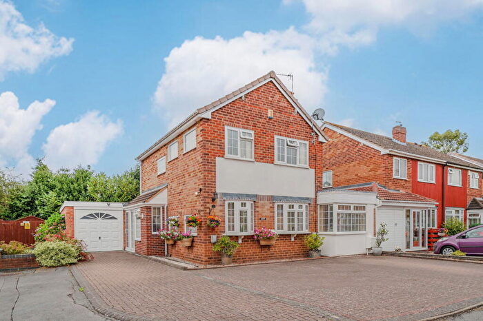 3 Bedroom Link Detached House For Sale In Aylesford Drive, Marston Green, B37