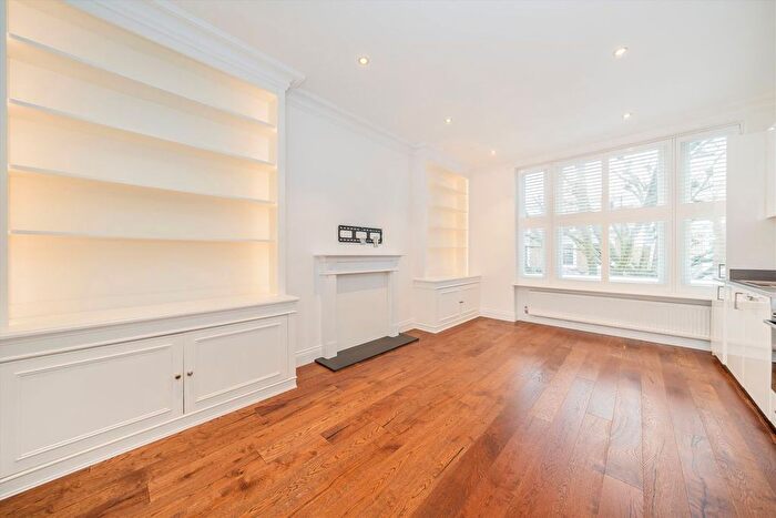 2 Bedroom Flat To Rent In Marloes Road, Kensington, W8