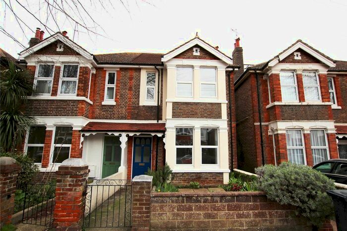 1 Bedroom Flat To Rent In Browning Road, Worthing, West Sussex, BN11