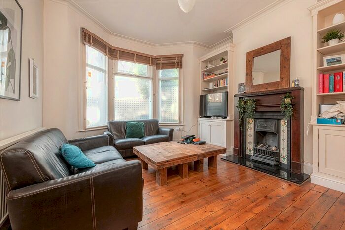 2 Bedroom Flat To Rent In Eynham Road, London, W12