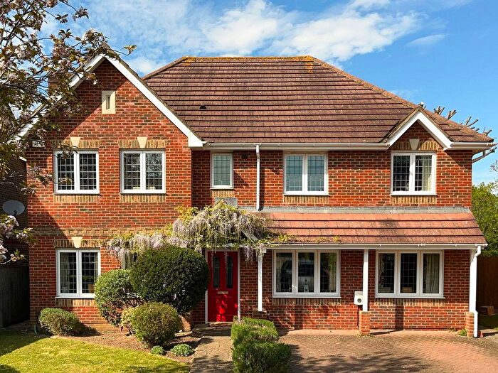 5 Bedroom Detached House For Sale In Kenny Drive, Carshalton, SM5