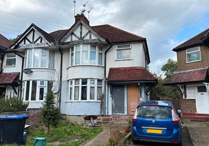 2 Bedroom Maisonette For Sale In Braemar Avenue, Neasden, London, NW10