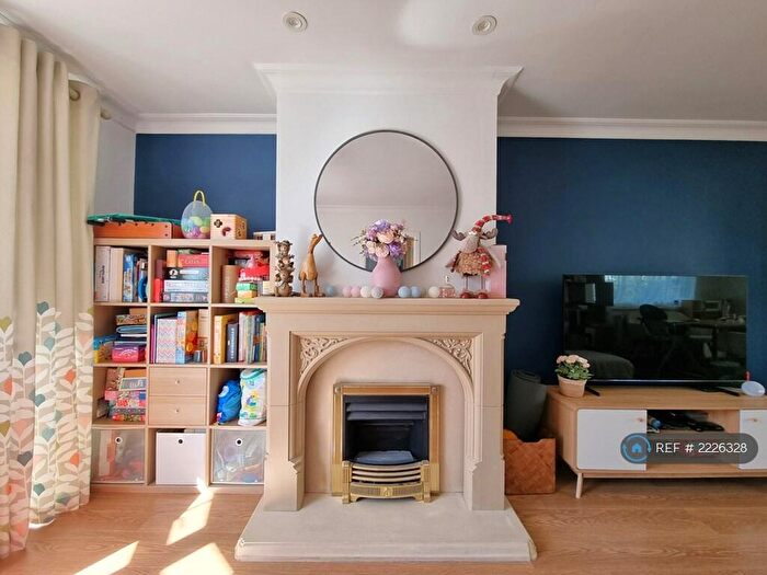 3 Bedroom Semi-Detached House To Rent In Purneys Road, London, SE9