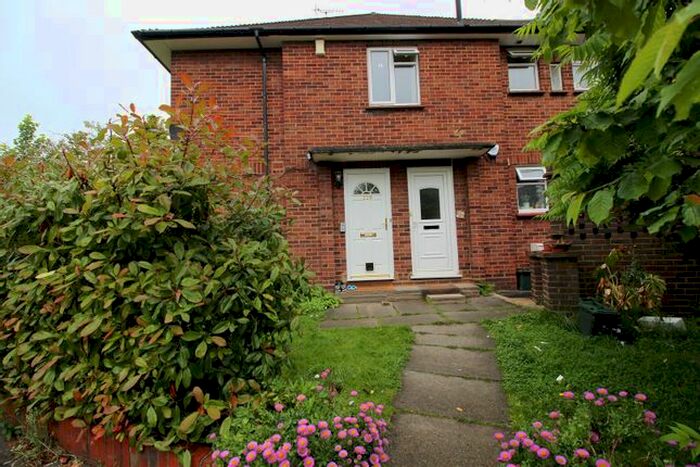 2 Bedroom Maisonette To Rent In Tolcarne Drive, Pinner, HA5