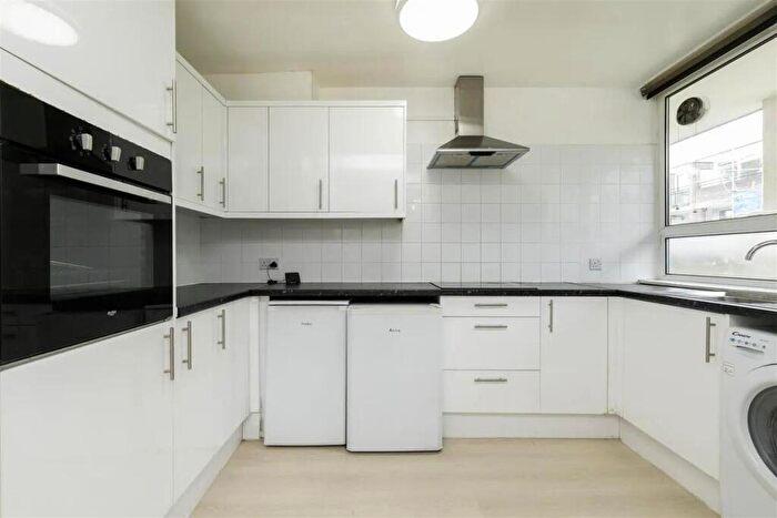 2 Bedroom Apartment To Rent In Broxwood Way, London, NW8