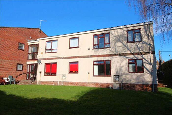 1 Bedroom Apartment For Sale In Whitefield Road, New Milton, Hampshire, BH25