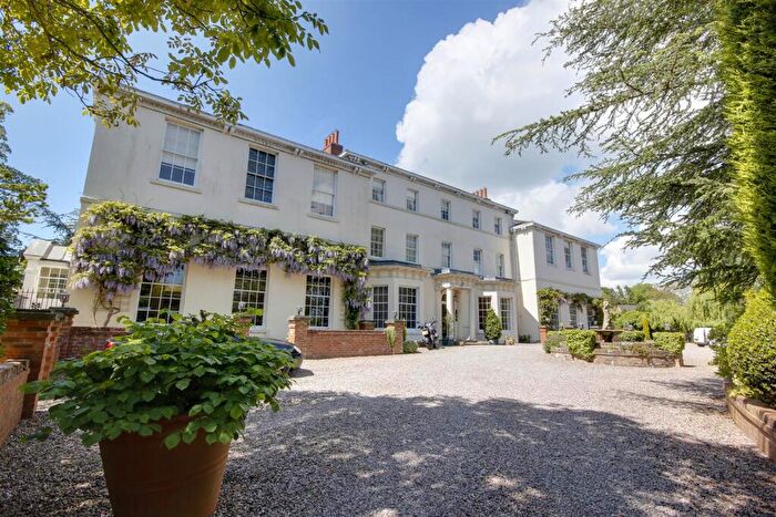 2 Bedroom Apartment For Sale In Hall Park, Swanland, HU14