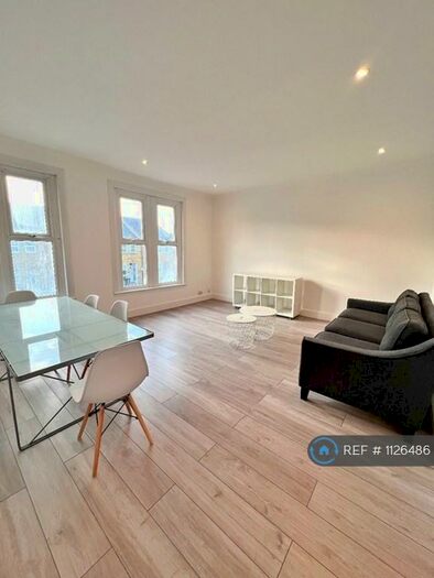 2 Bedroom Flat To Rent In Finsbury Park Avenue, London, N4