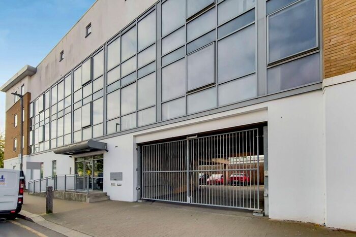 2 Bedroom Flat To Rent In Burr Road, Southfields, London, SW18