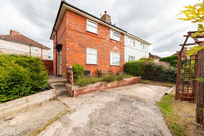 3 Bedroom Semi-Detached House For Sale In Woodland Way, Bristol, BS15