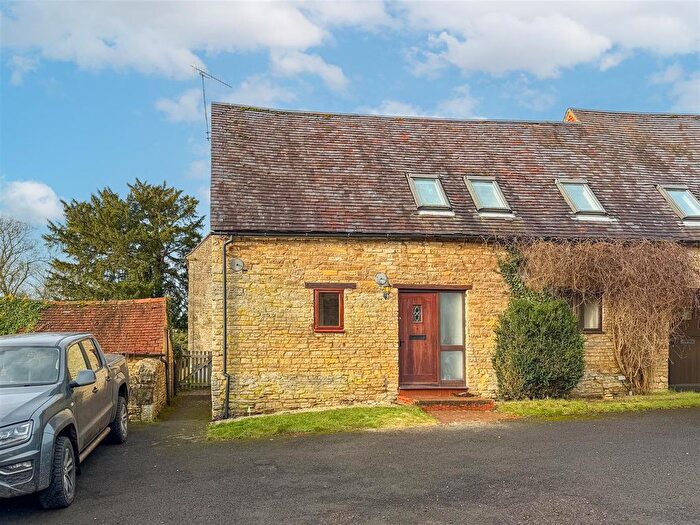 2 Bedroom Barn Conversion To Rent In Old School Lane, Lighthorne, CV35