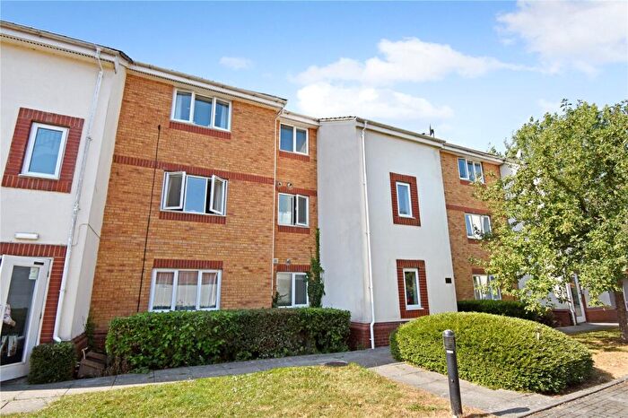 2 Bedroom Apartment To Rent In Redshank Court, Thatcham, Berkshire, RG19