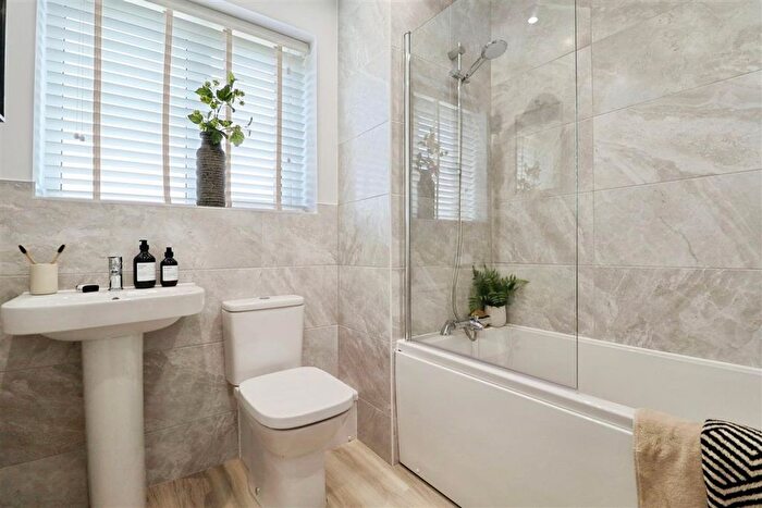 3 Bedroom Detached House For Sale In Kings Drive, Cardiff, CF3