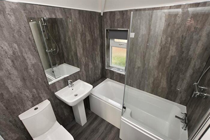 2 Bedroom House To Rent In Shalford Road, Olton, Solihull, B92