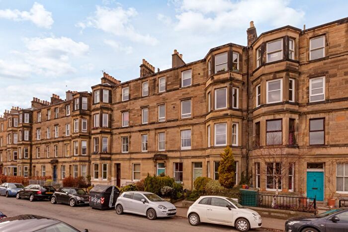 3 Bedroom Flat For Sale In / Harrison Gardens, Edinburgh, EH11