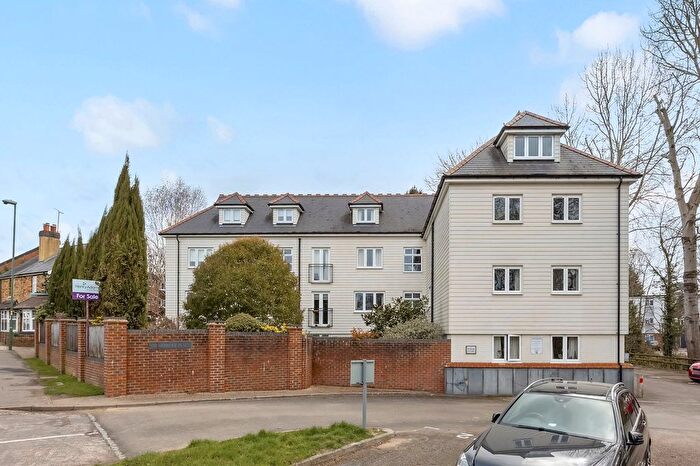 3 Bedroom Flat For Sale In Blackbridge Lane, Horsham, RH12