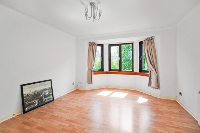 2 Bedroom Flat To Rent In South Elixa Place, Willowbrae, Edinburgh, EH8