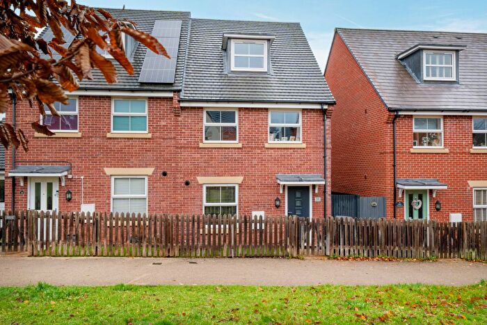 3 Bedroom Semi Detached House For Sale In Hyde Park Walk, Andover, SP11