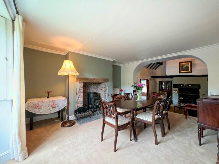 4 Bedroom Detached House For Sale In The Street, Compton Martin, BS40