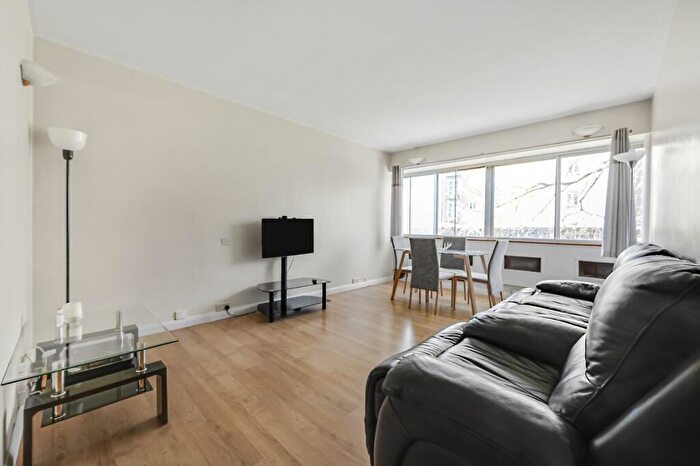 2 Bedroom Flat To Rent In Park Road, St John'S Wood, London, NW8