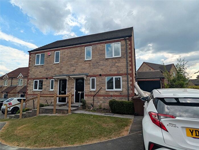 3 Bedroom Semi-Detached House To Rent In Dewfield Close, Bierley, Bradford, BD4