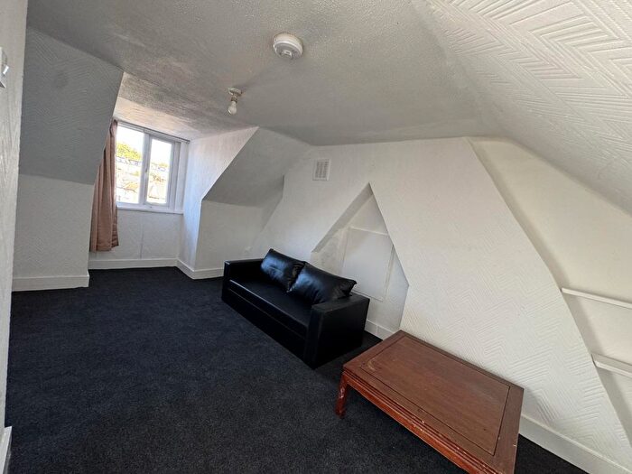 1 Bedroom Flat To Rent In Leigham Vale, Streatham, SW16