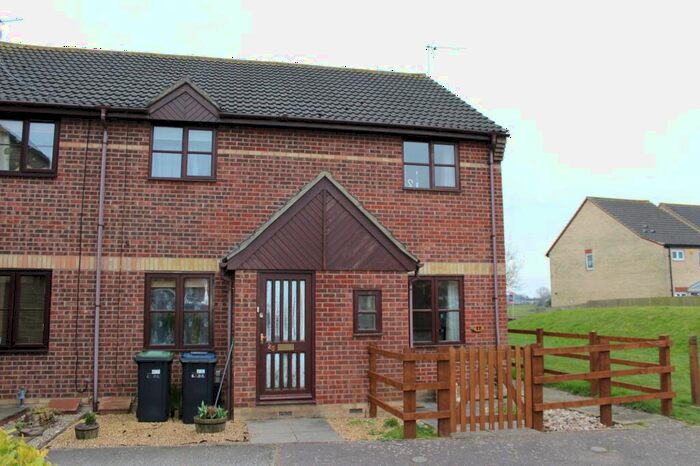 2 Bedroom Terraced House To Rent In Calfe Fen Close, CB7