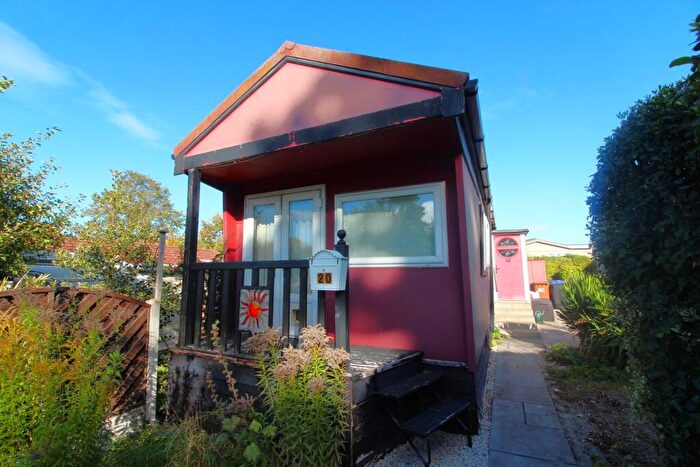 1 Bedroom Park Home For Sale In Hillside Park, Limekiln Lane, Baldock, SG7