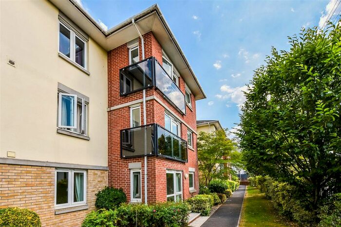 1 Bedroom Flat For Sale In Old Winton Road, Andover, SP10