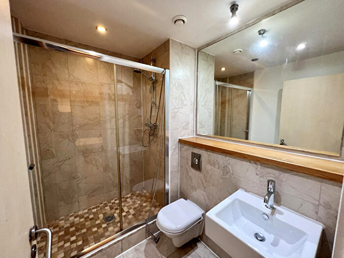 2 Bedroom Apartment To Rent In Rusholme Place, Manchester, M14