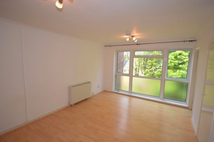 Studio To Rent In Highview, Eglington Hill, Woolwich, London, SE18